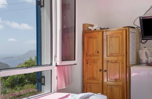 Aegiali Apartment | Room 3 at Pagali Hotel in Amorgos
