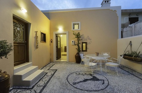Archangelos Apartment | Rose Traditional House