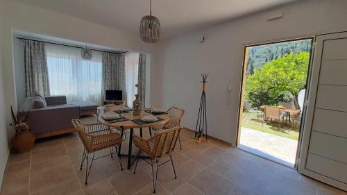 Benitses Apartment | Rozas house