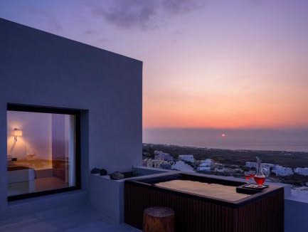 Finikia Apartment | Ryolithos Suites