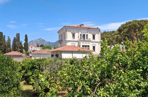 Karlovassi Apartment | Samos Tropic Apartments