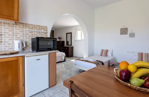 Malia House | Sandy Steps Beach Front Suite for 4