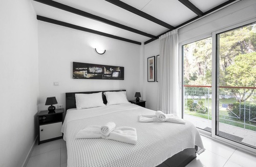 Kassandra House | Sani Diamond Villa by Luxlikehome