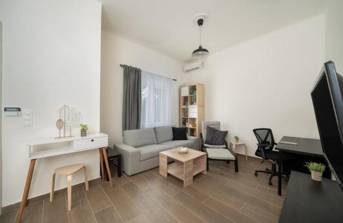 Aigaleo Apartment | Santa Marina - Comfortable & Cozy House in Egaleo-Athens