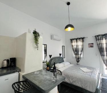 Oia Apartment | Santo Margarita