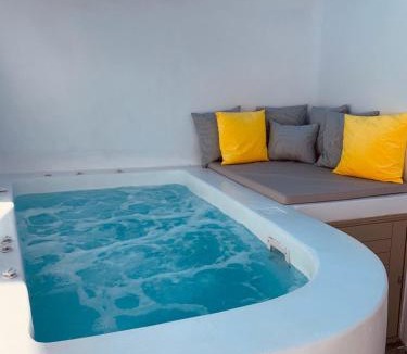 Pyrgos Villa | Santorini 180 Degrees