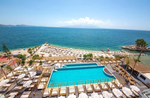 Kodrra Apartment | Saranda Seaview Spot by PikHost