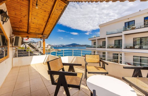 Kodrra Apartment | Saranda Seaview Spot by PikHost