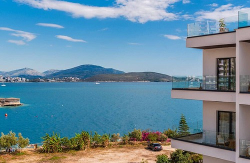 Kodrra Apartment | Saranda Seaview Spot by PikHost