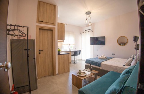 Agii Theodori Apartment | Saronic View Studio