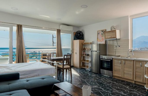 Neo Kalamaki Apartment | Sea and Silence