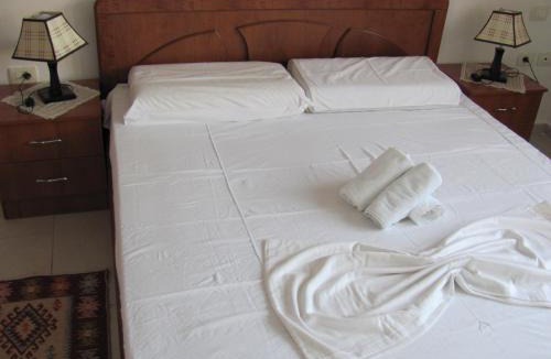 Sarande Apartment | Sea Breeze Apartment Bougainville Bay