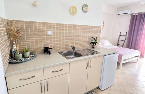 Himare Apartment | Sea Side Serenity 7: 3 guests