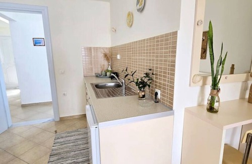 Himare Apartment | Sea Side Serenity 7: 3 guests