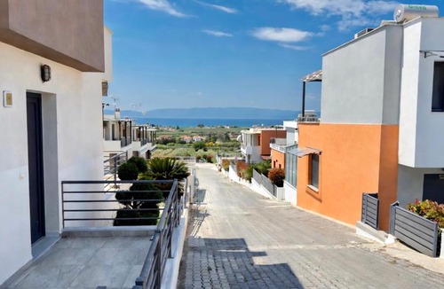 Pangaio Apartment | Sea the Sky Apartment with Pool by Horizon Homes