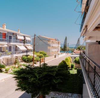 Paralia Porovitsis House | Sea-view apartment in Akrata