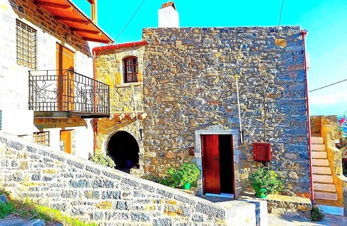 Mavrikiano House | Sea view house Leonidas Sleeps 3 with balcony bbq