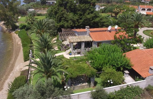 Eretria Villa | Seafront Luxury Villa w/2-en/suite BR & BBQ