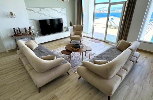 Kodrra Apartment | Seafront Oasis Luxury Apartment, with Sae View