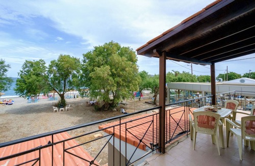 Platanias Town House | Seafront Paradise with sand Yard 10 m. from Beach!