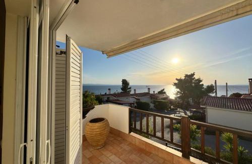 Neos Marmaras Apartment | Seafront Private Apartment
