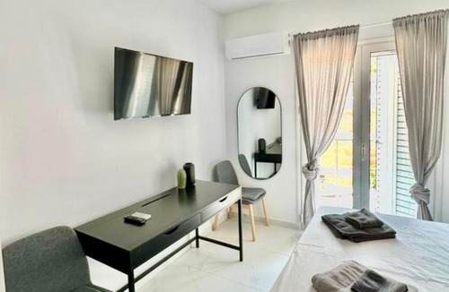 Loutra Oraias Elenis Apartment | Seafront Residences Loutra Elenis