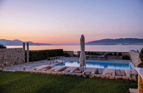 Platanitis Villa | Seafront Villa Ciel with Private Pool in Nafpaktos