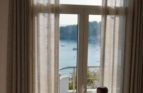 Himare House | Seaminea