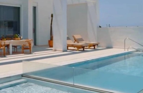Lahania Villa | Seapalm Villa - Elegant Stay - Steps from the Sea