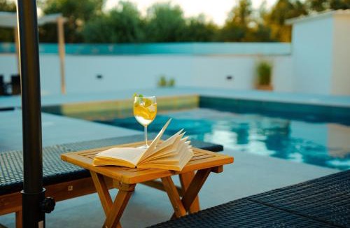 Psarou Villa | Seaside Villa Volter