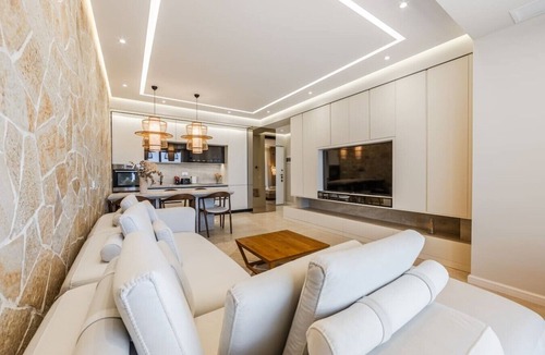 Vlore Apartment | Seaview Elegance Apartment | Luxury & Free Parking by PikHost