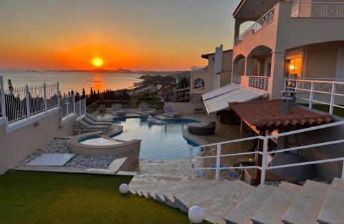 Lagonissi Villa | Seaview Villa Resort Lagonissi - Walk to Beach