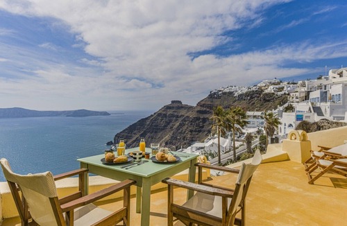 Firostefani House | Sensyo Caves