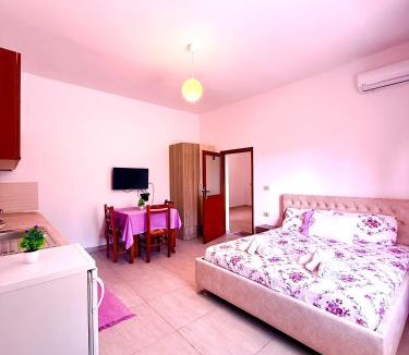 Vlore Apartment | Serenity Studios in Country House
