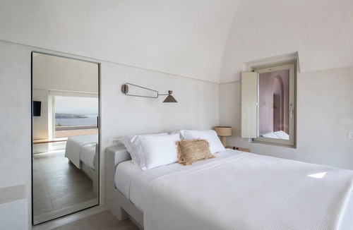 Akrotiri House | Serra Exclusive Suites