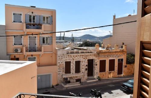 Ermoupoli Apartment | Siel Oneiro House