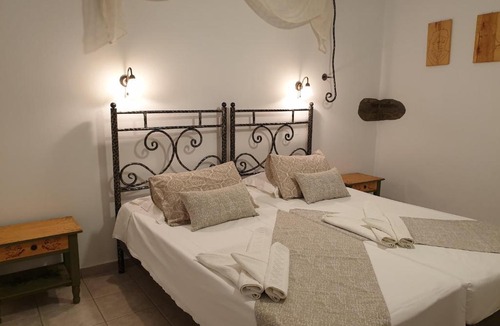 Platis Gialos Hotel | Sifnos Hotel Benaki