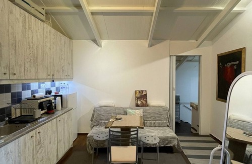 Kropia House | Simple Stay Vari's House
