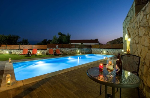 Chorafakia Apartment | Skandalis Apartments With Pool