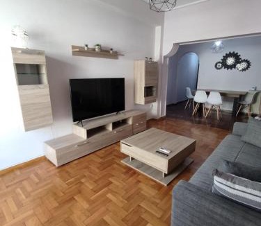 Kinosargous Apartment | Skyline Athens