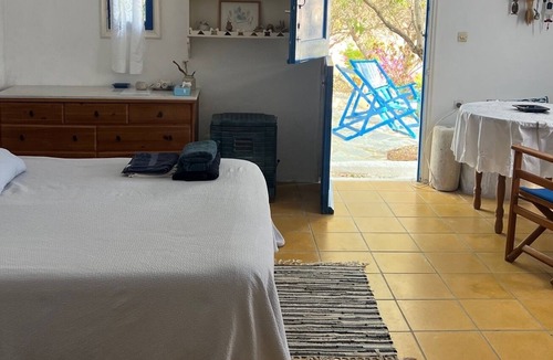 Aegiali House | Small charming house on garden Potamos Aegiali