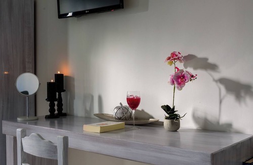 Perivolos Hotel | Smaragdi Hotel