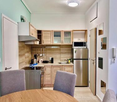 Nea Smirni Apartment | Smirni Snug Stay Garden Fits 4