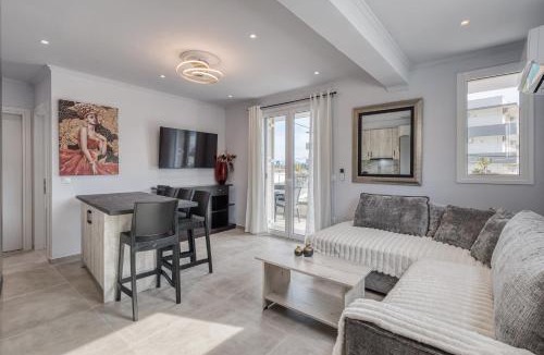 Ipsos Apartment | Solazur House - Sea View Stay by Ipsos Beach