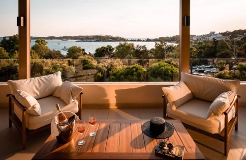 Vouliagmeni Hotel | Somewhere Vouliagmeni