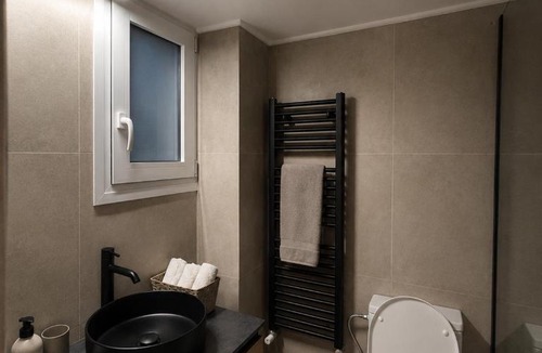 Athens Apartment | Spacious 2-Bed Apartment with Balcony & Metro access