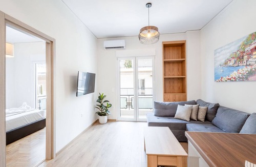 Athens Apartment | Spacious 3-Bedroom Dual Apartment in City Centre