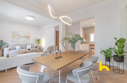Vyronas Apartment | Spacious 3BR Retreat w 2 Baths & Fast Wi-Fi