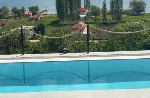 Udenisht Cottage | Spacious 5-bedroom cottage in peaceful Memlisht perfect for families