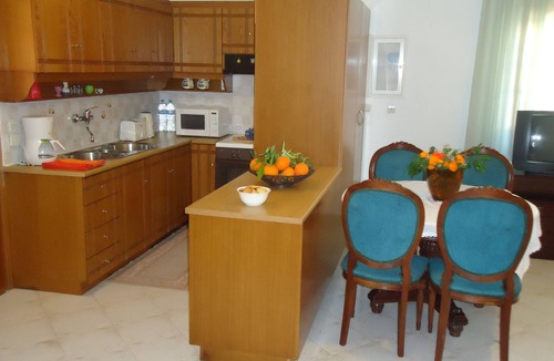 Drepano Apartment | Spacious Apartment with big patio, minutes from the beach
